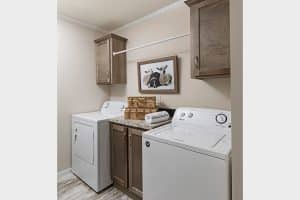 Champion Dutch Diamond Leland 2864-241 Utility Room 1