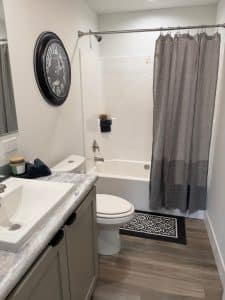 Essence 16 Bathroom 2