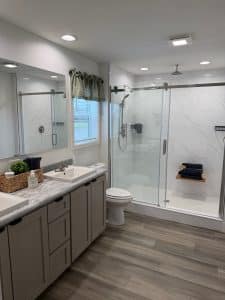 Essence 16 Master Bathroom 2